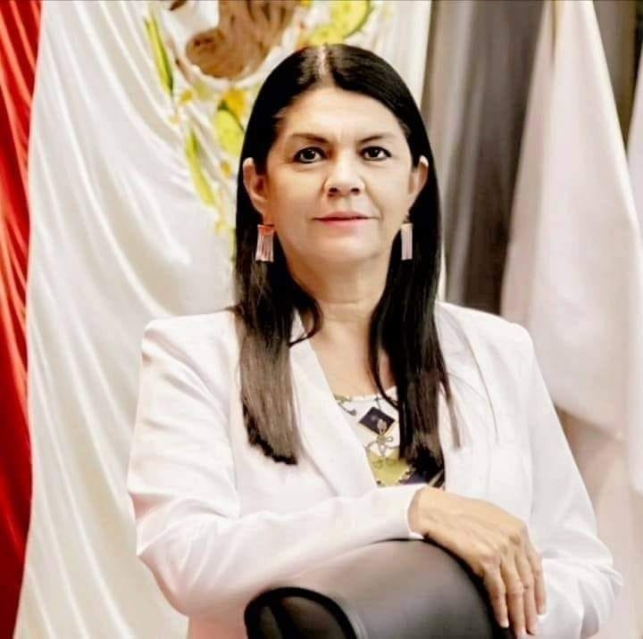 #VÍDEO- DIPUTADA ERNESTINA CASTRO, APOYA CON MATERIAL DEPORTIVO EN LA BOMBONERA