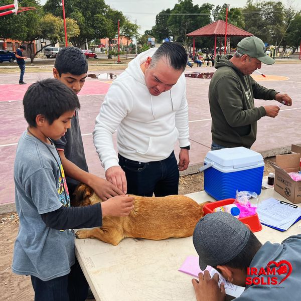 DIPUTADO IRAM SOLIS, LLEVA CAMPAÑA DE VACUNACIÓN ANTIRRÁBICA A COLONIAS DE CAJEME